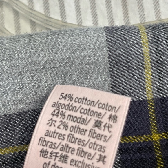 Victoria’s Secret Pajama Plaid Top - Picture 3 of 4